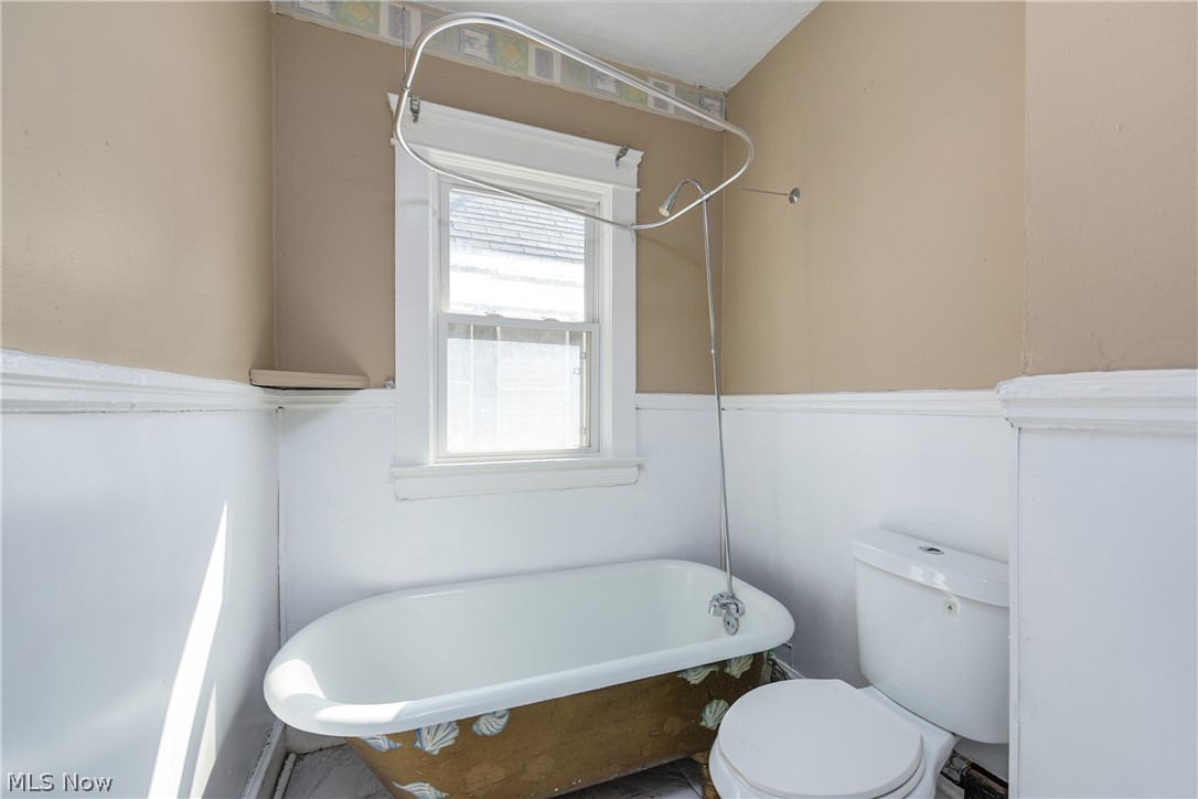 8206 Crumb Avenue Cleveland OH 44103