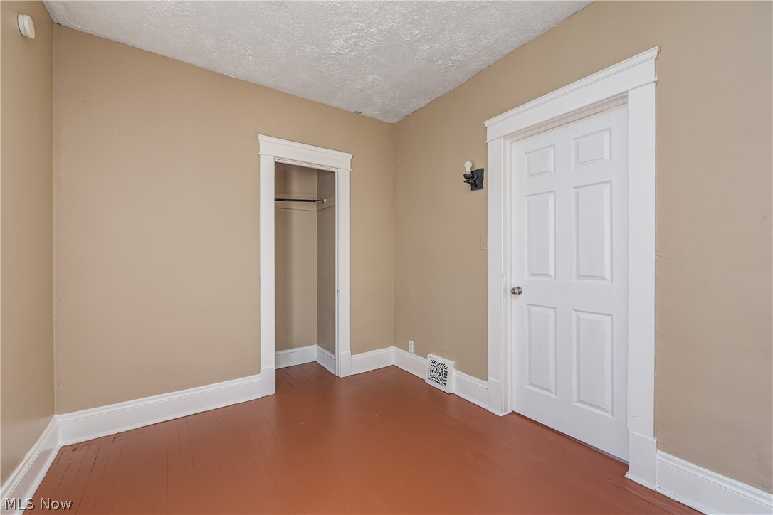 8206 Crumb Avenue Cleveland OH 44103
