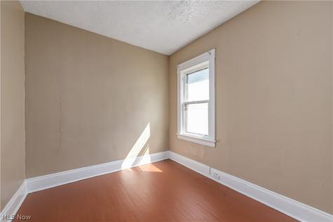 8206 Crumb Avenue Cleveland OH 44103