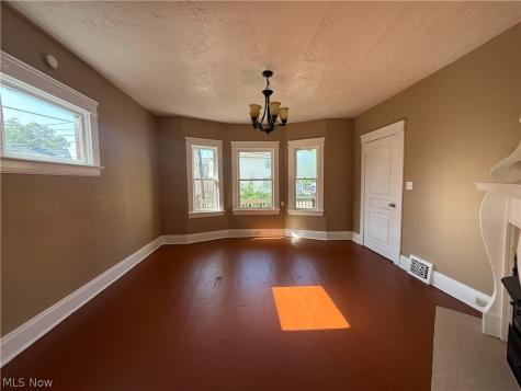 8206 Crumb Avenue Cleveland OH 44103