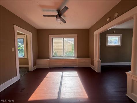 8206 Crumb Avenue Cleveland OH 44103
