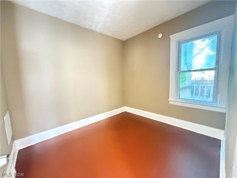 8206 Crumb Avenue Cleveland OH 44103