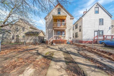 8206 Crumb Avenue Cleveland OH 44103