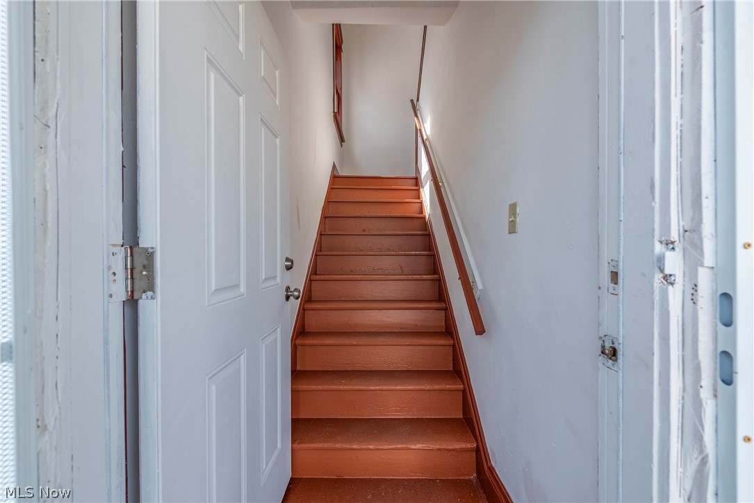 8206 Crumb Avenue Cleveland OH 44103