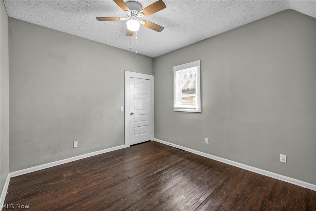 228 Gates Elyria OH 44035