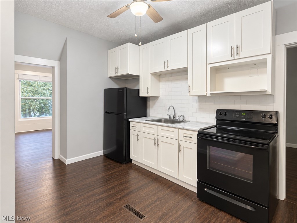 228 Gates Elyria OH 44035