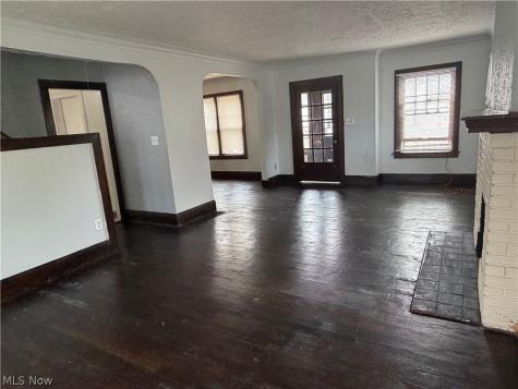 2272 S Taylor Road Cleveland Heights OH 44118