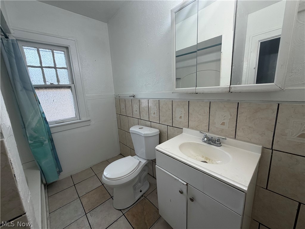 2272 S Taylor Road Cleveland Heights OH 44118