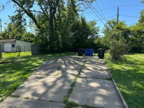 7918 Force Avenue Cleveland OH 44105