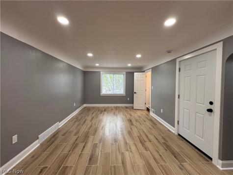 2811 Oak Park Avenue Cleveland OH 44109
