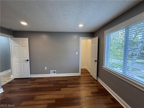 2811 Oak Park Avenue Cleveland OH 44109