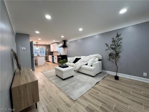2811 Oak Park Avenue Cleveland OH 44109