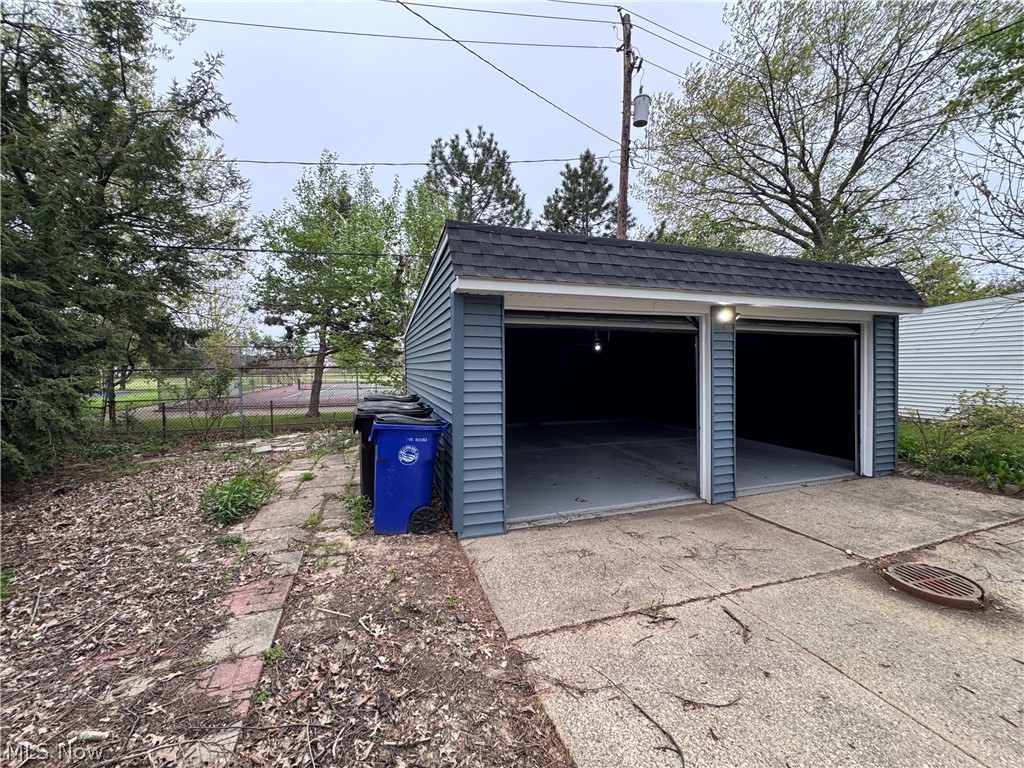 2811 Oak Park Avenue Cleveland OH 44109