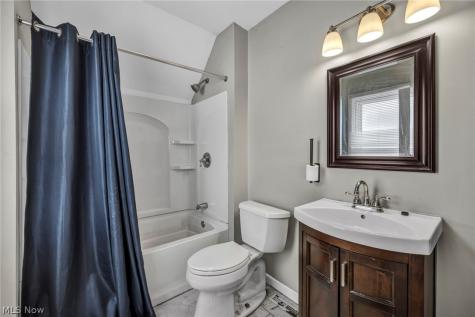 228 Gates Elyria OH 44035