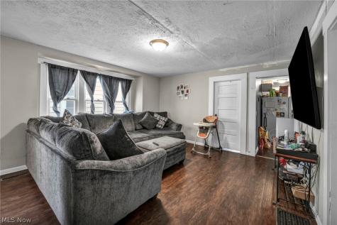 228 Gates Elyria OH 44035