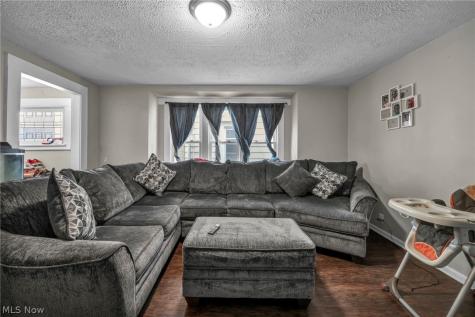 228 Gates Elyria OH 44035
