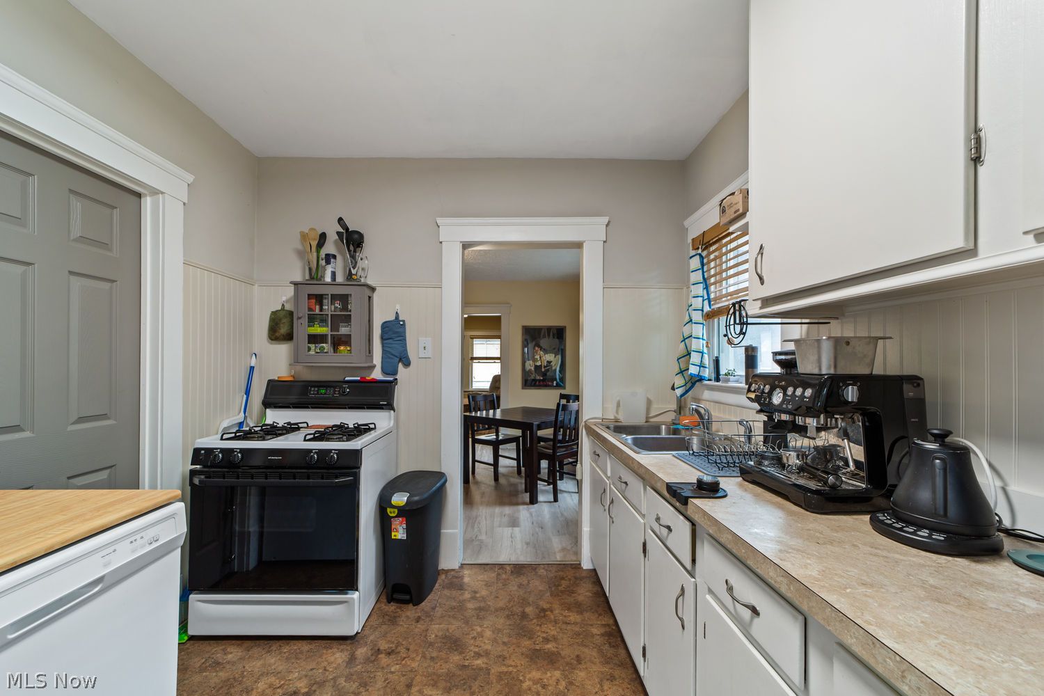 1325 W 110 Street Cleveland OH 44102