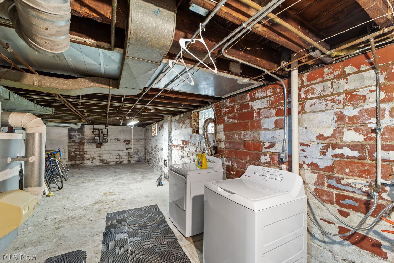 1325 W 110 Street Cleveland OH 44102