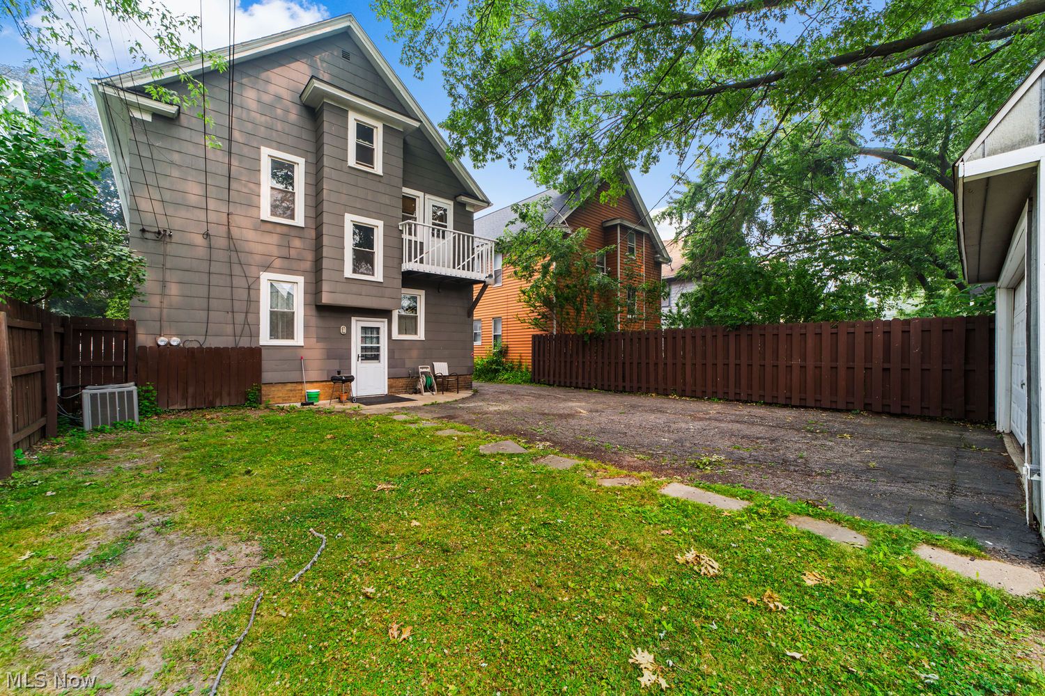 1325 W 110 Street Cleveland OH 44102