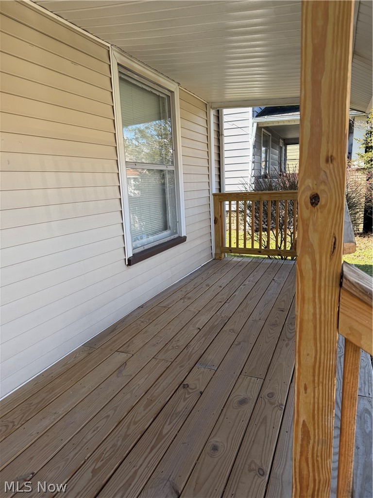 54 Spring Street Struthers OH 44471