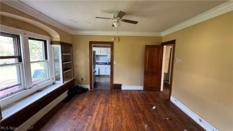 16003 Huntmere Avenue Cleveland OH 44110