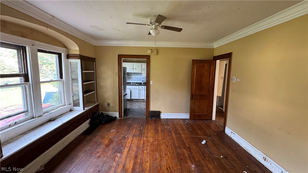 16003 Huntmere Avenue Cleveland OH 44110