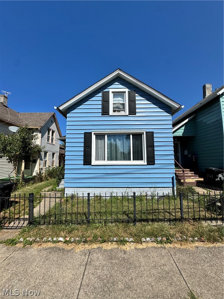 2751 W 32nd Street Cleveland OH 44113