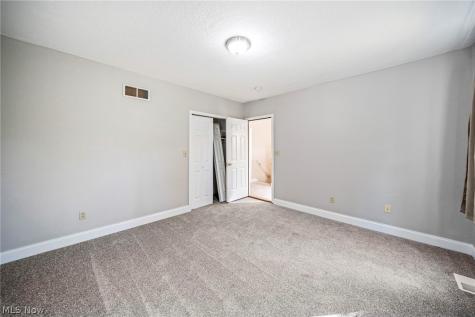 585-583 E Buchtel Avenue Akron OH 44304
