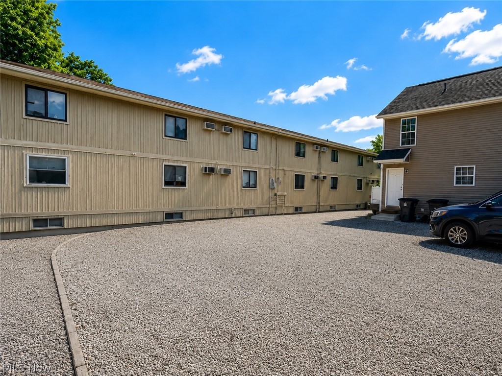 585-583 E Buchtel Avenue Akron OH 44304