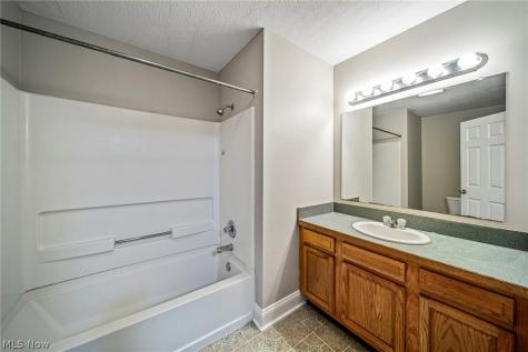 585-583 E Buchtel Avenue Akron OH 44304