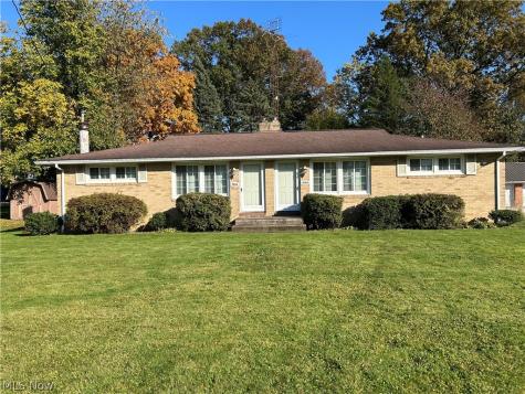 1934 Lakeside Avenue NW Canton OH 44708