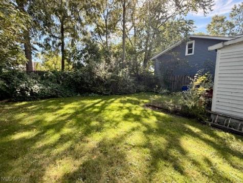 16913 Bradgate Avenue Cleveland OH 44111