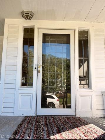 16913 Bradgate Avenue Cleveland OH 44111