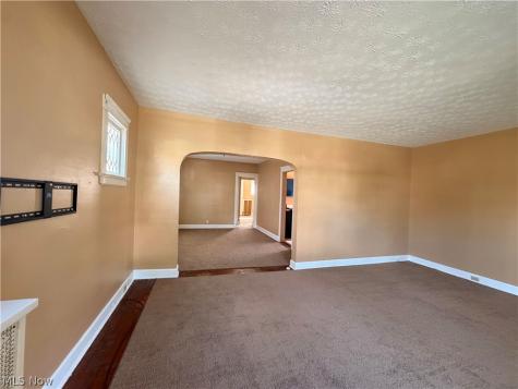 16913 Bradgate Avenue Cleveland OH 44111