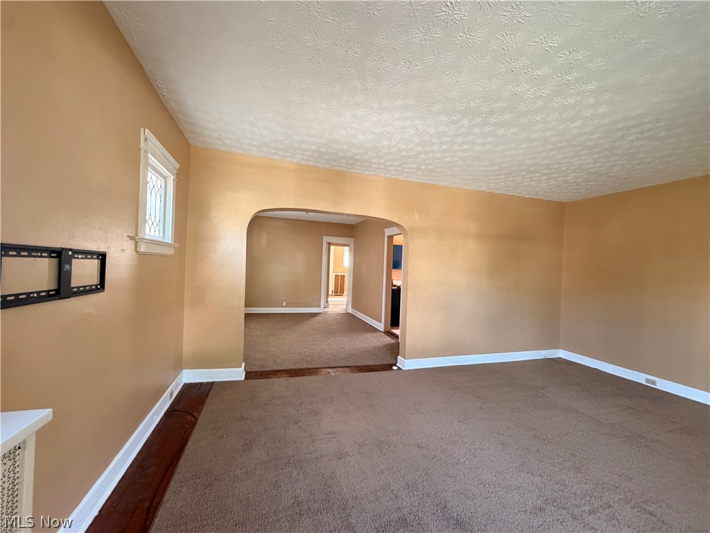 16913 Bradgate Avenue Cleveland OH 44111