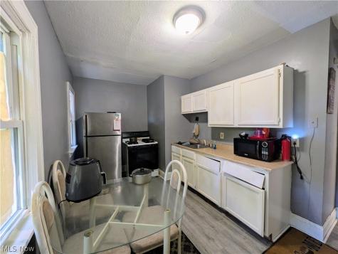 11302 Parkview Avenue Cleveland OH 44104