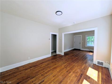 11302 Parkview Avenue Cleveland OH 44104