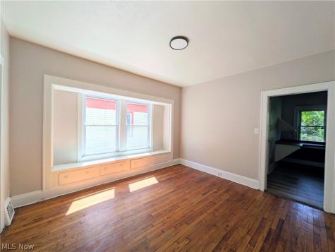 11302 Parkview Avenue Cleveland OH 44104