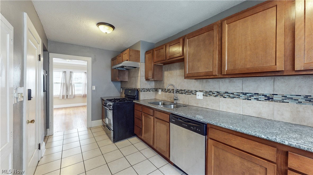 17615 Winslow Road Shaker Heights OH 44120