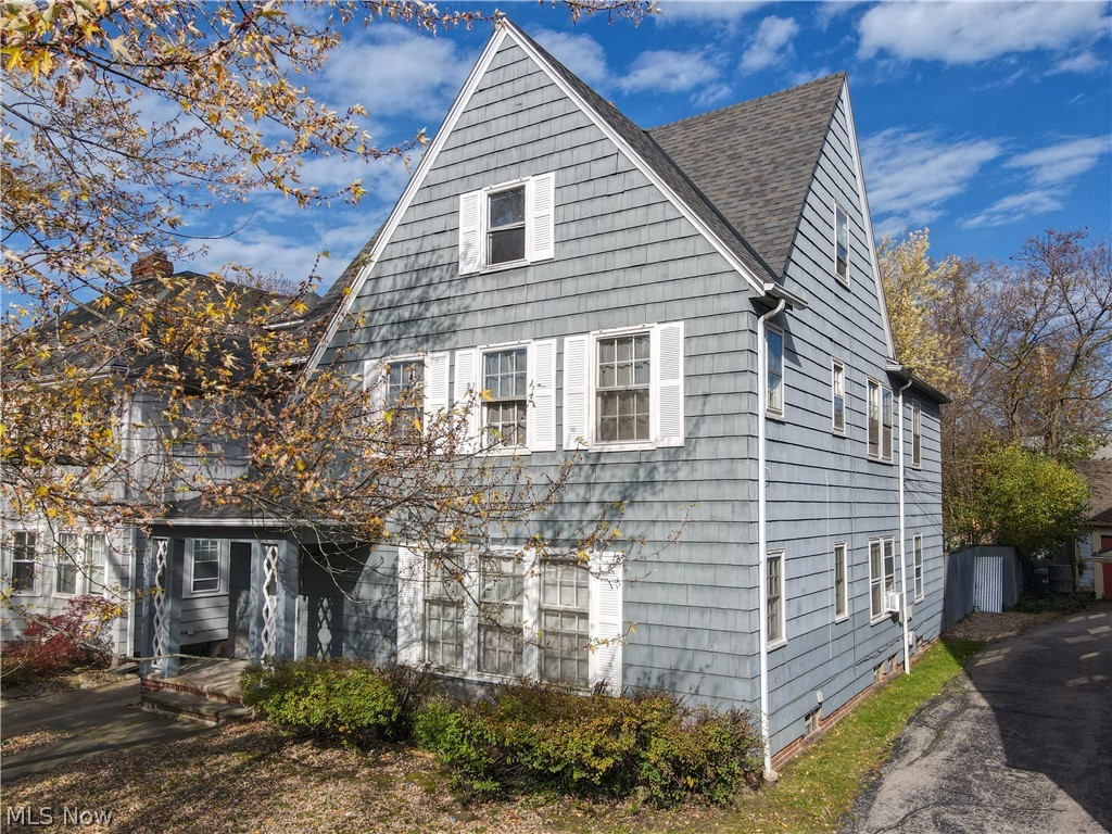 17615 Winslow Road Shaker Heights OH 44120