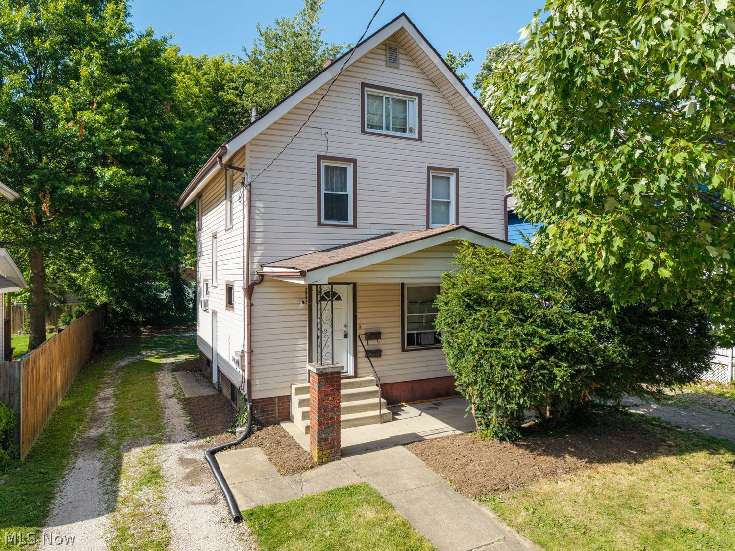 449 Cole Avenue Akron OH 44301