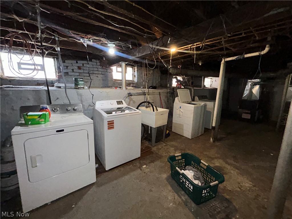 3946 Woodbridge Avenue Cleveland OH 44109