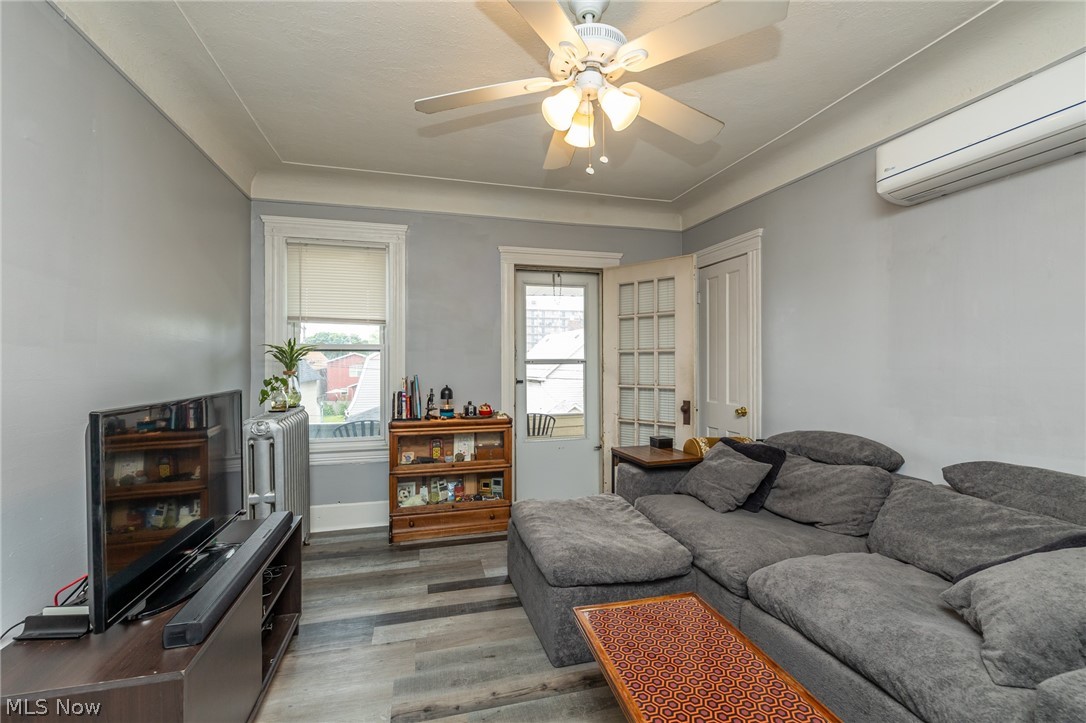 1337 W 67th Street Cleveland OH 44102