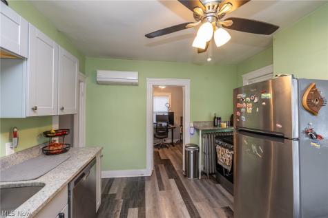 1337 W 67th Street Cleveland OH 44102