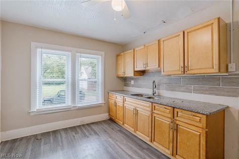 379 E 162nd Street Cleveland OH 44110