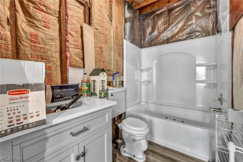 1813 Lexington Avenue Lorain OH 44052
