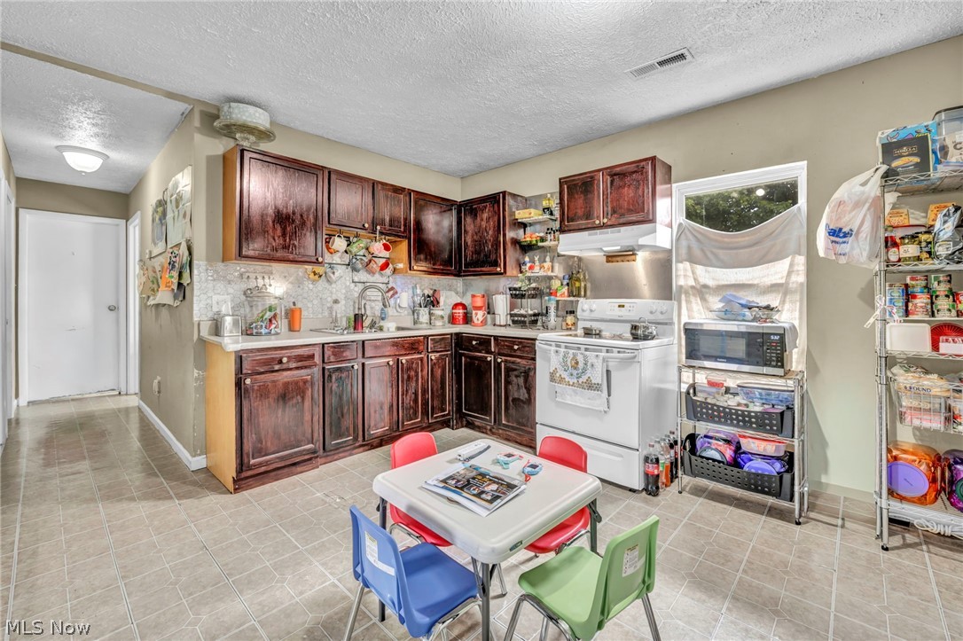 1813 Lexington Avenue Lorain OH 44052