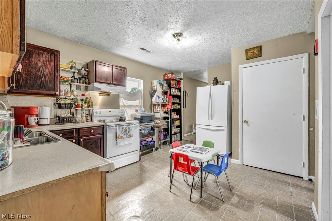 1813 Lexington Avenue Lorain OH 44052