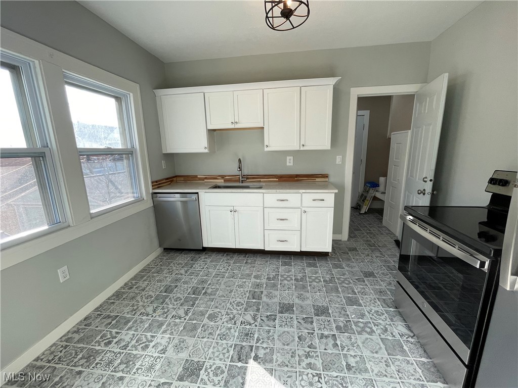 1618 Parkwood Road Lakewood OH 44107