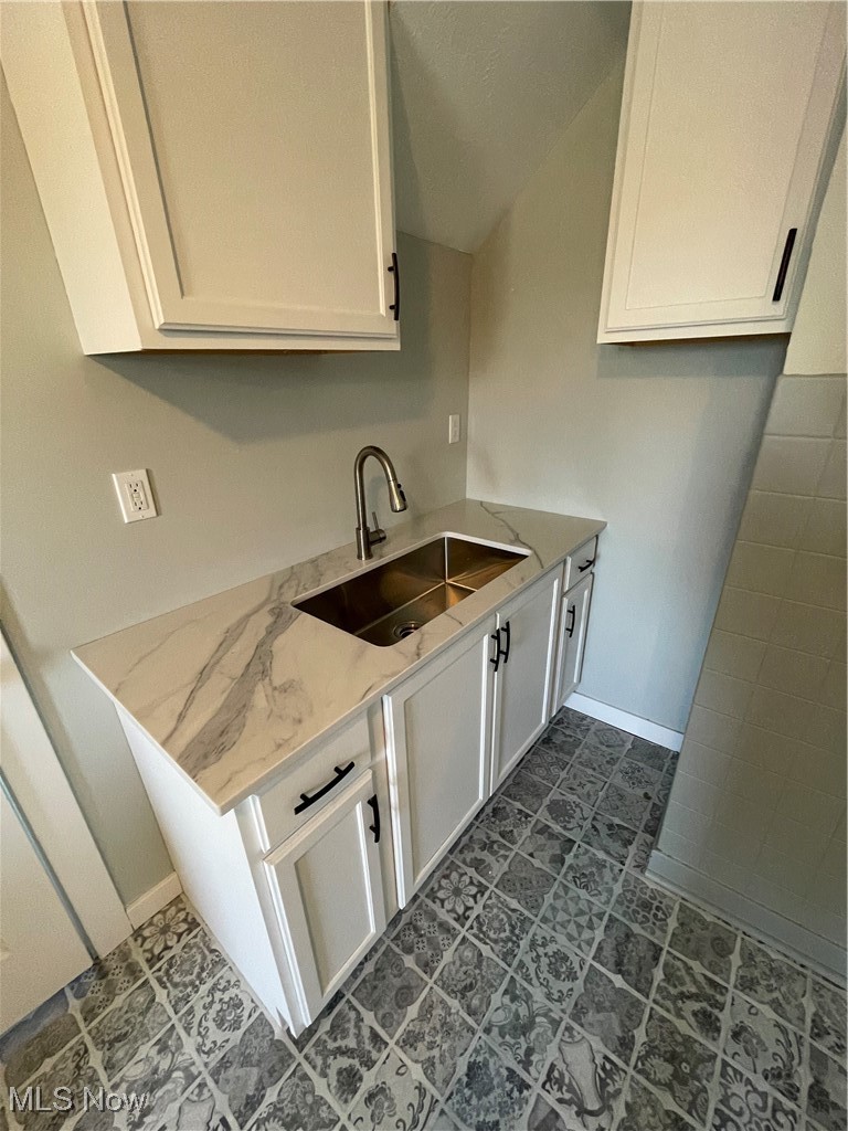 1618 Parkwood Road Lakewood OH 44107